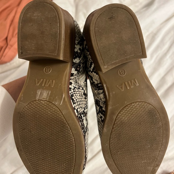 Mia snakeskin bootie - Picture 4 of 5